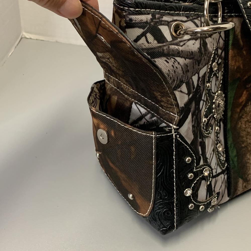 Cowgirl Trendy Camouflage Conceal & Carry Women's Bag - Picture 6 of 14